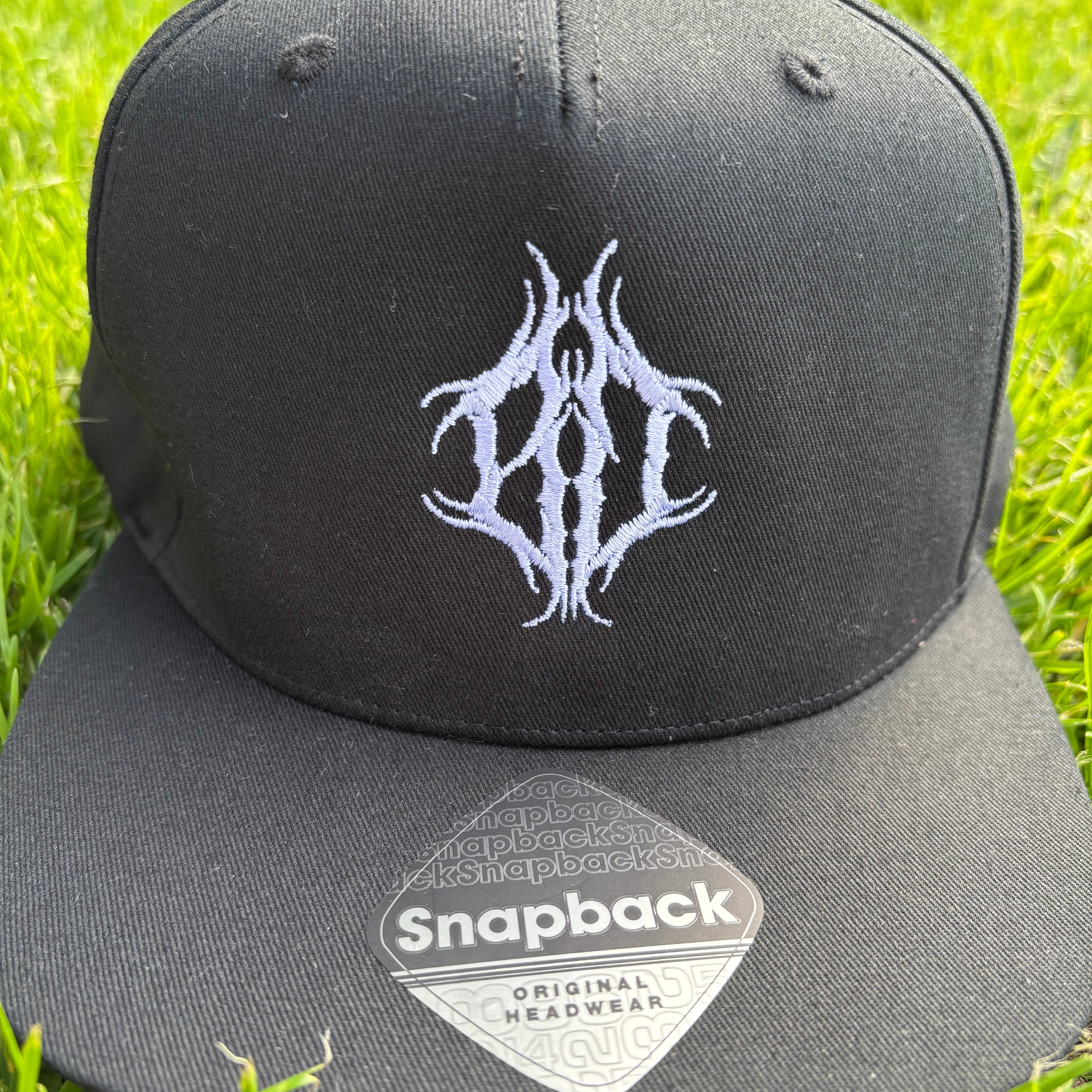 BROKEN DAY SNAPBACK