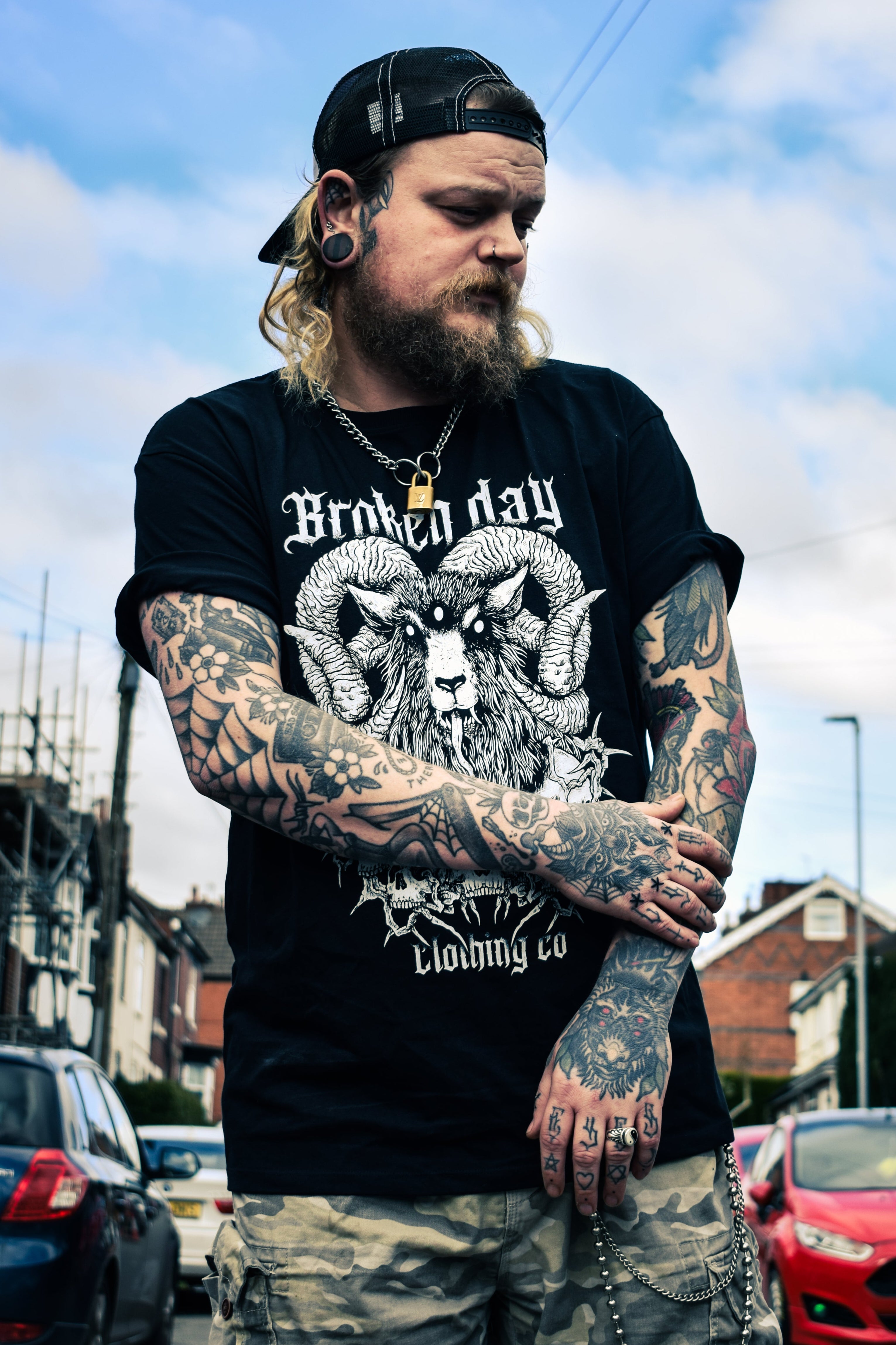 'HELL BEAST' TEE